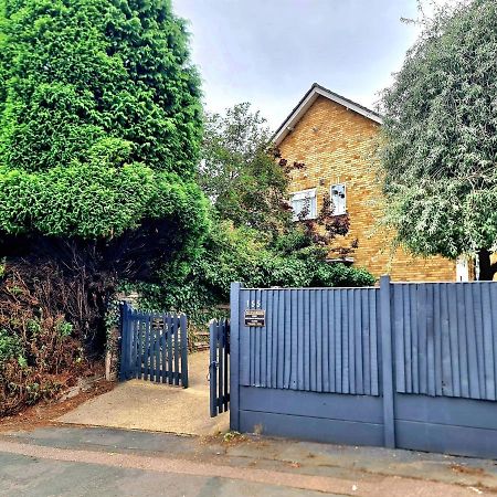 Potter'S Escape-Walking Distance From The Studios! Abbots Langley ภายนอก รูปภาพ